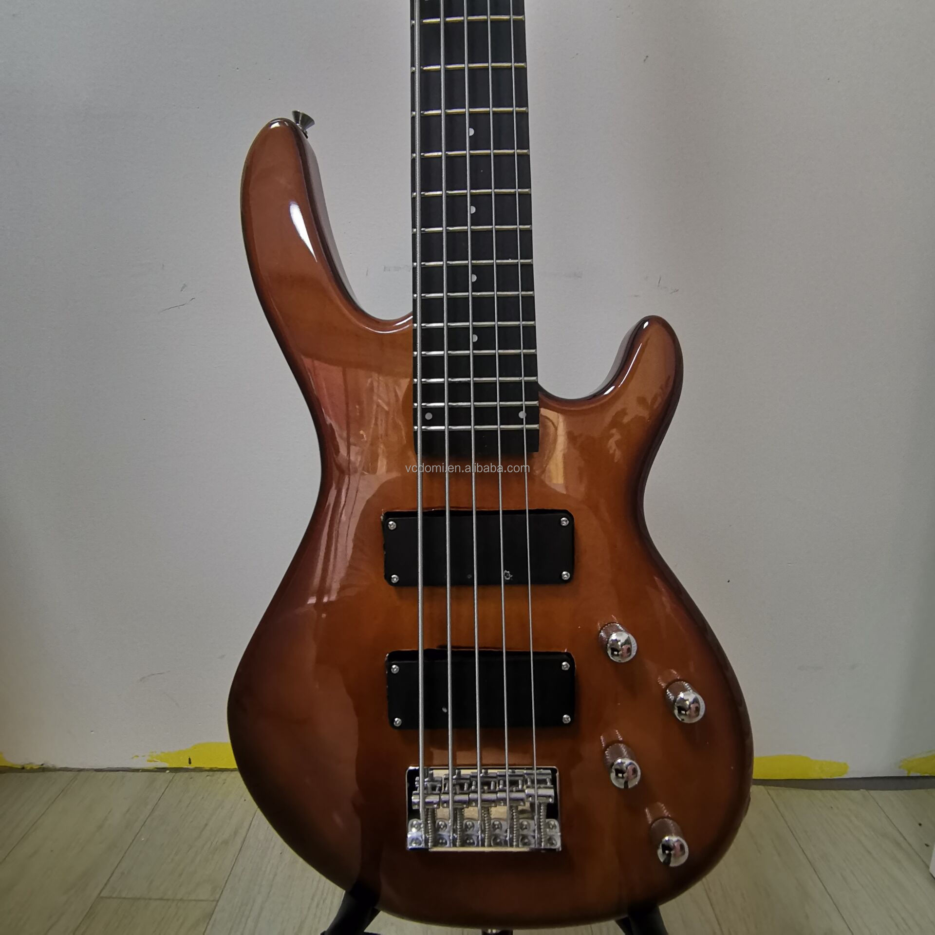 Electric Guitar bass presentation