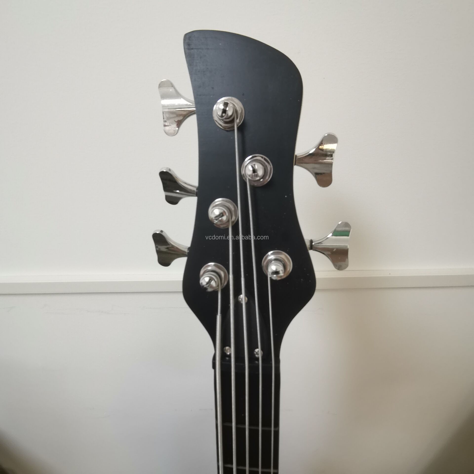 Electric Guitar bass craftsmanship