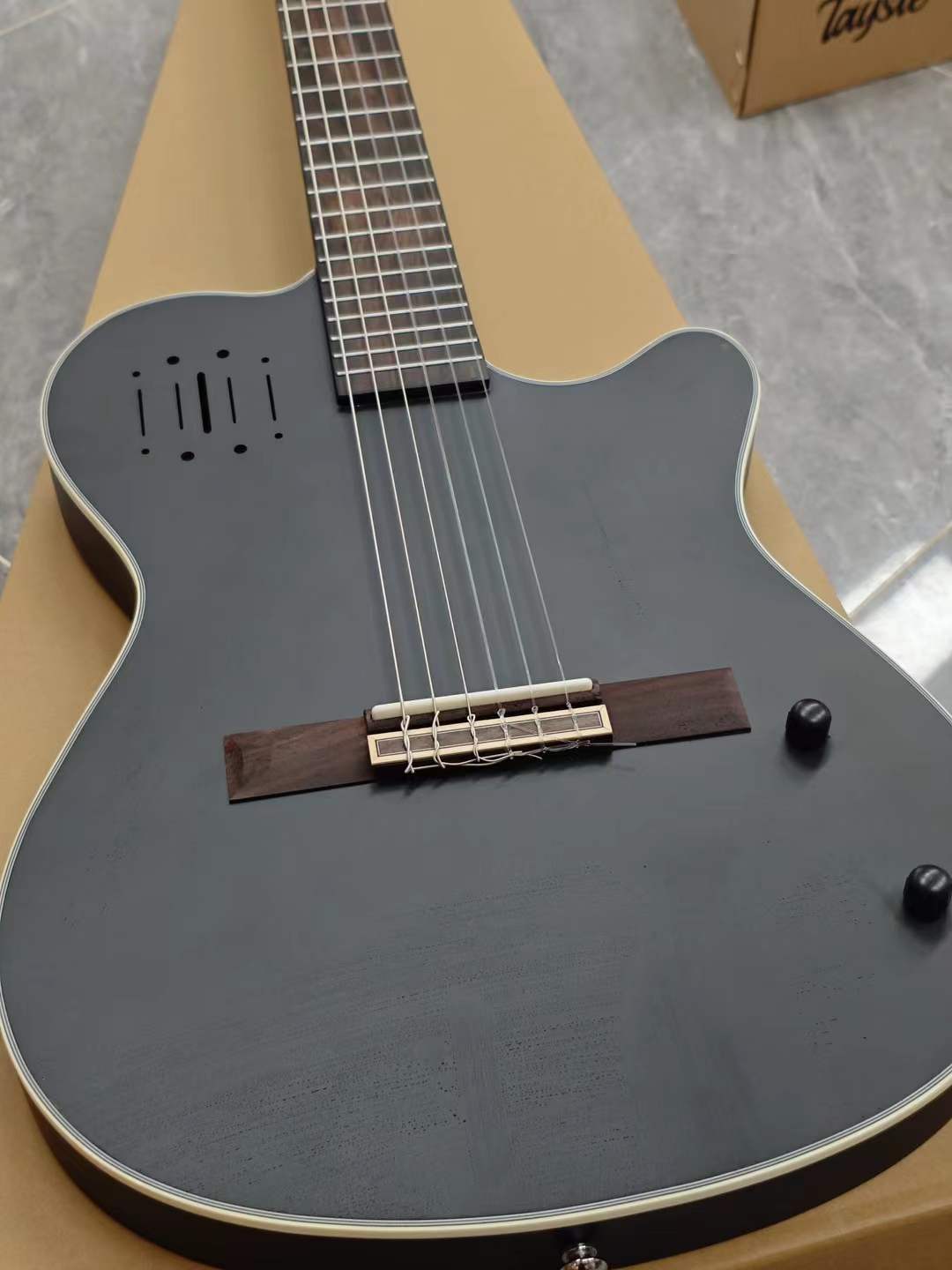 Silent Guitar Classical CG100 39 Inches Matte Finishing 6-String Nylon String Rosewood Fretboard