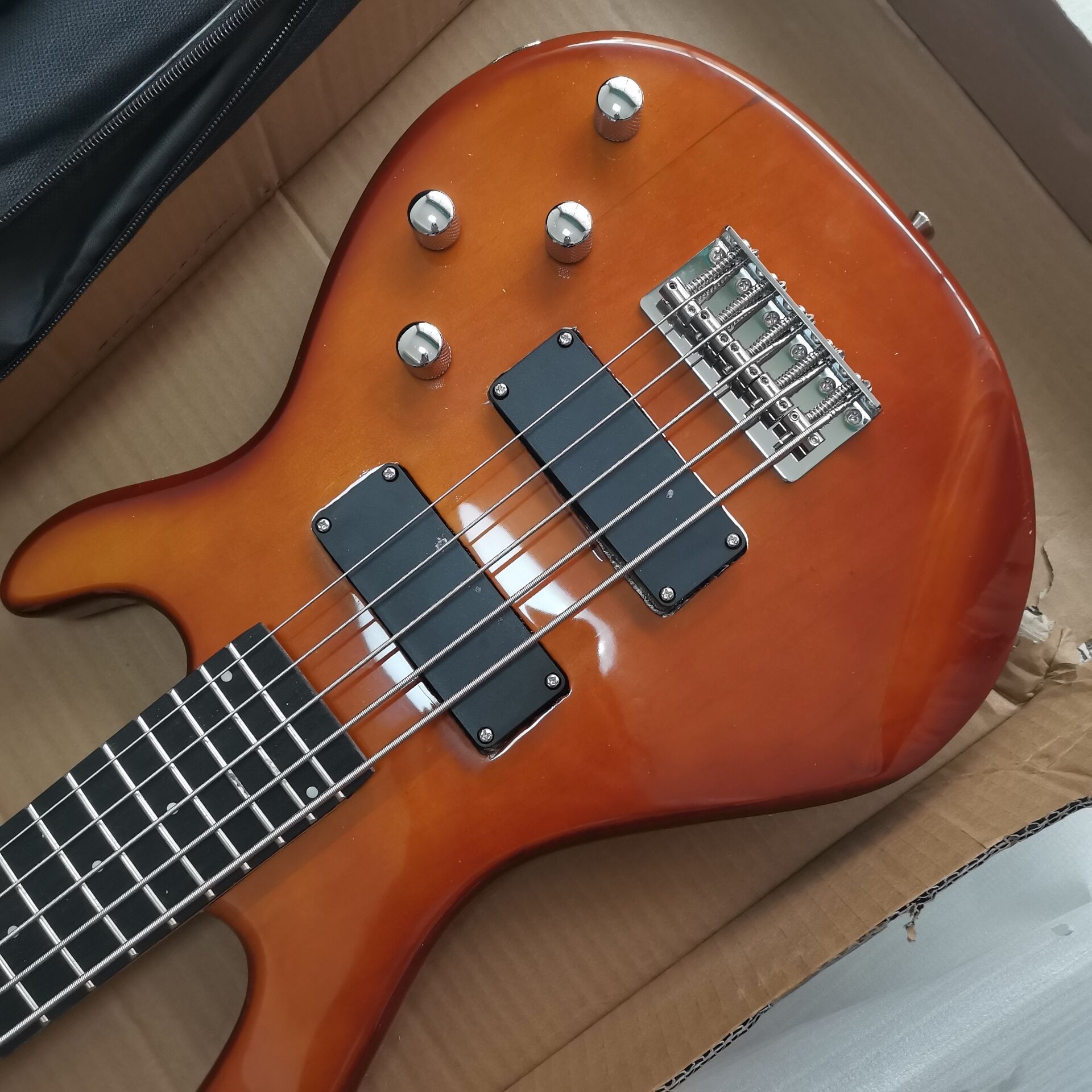 Wholesale Five-String Electric Bass Guitar with Multicolor Selection Rosewood Body